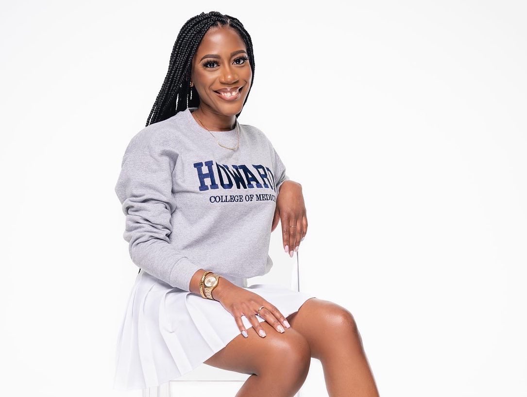 _lediamant's tweet photo. DELAYED BUT SURELY NOT DENIED! God saw fit to allow little ole me from the west side of Chicago to attend my top choice for medical school all in His timing and I couldn’t more grateful. 

Dr. Diamond is officially loading 👩🏾‍⚕️ https://t.co/cWtNrKiOT5