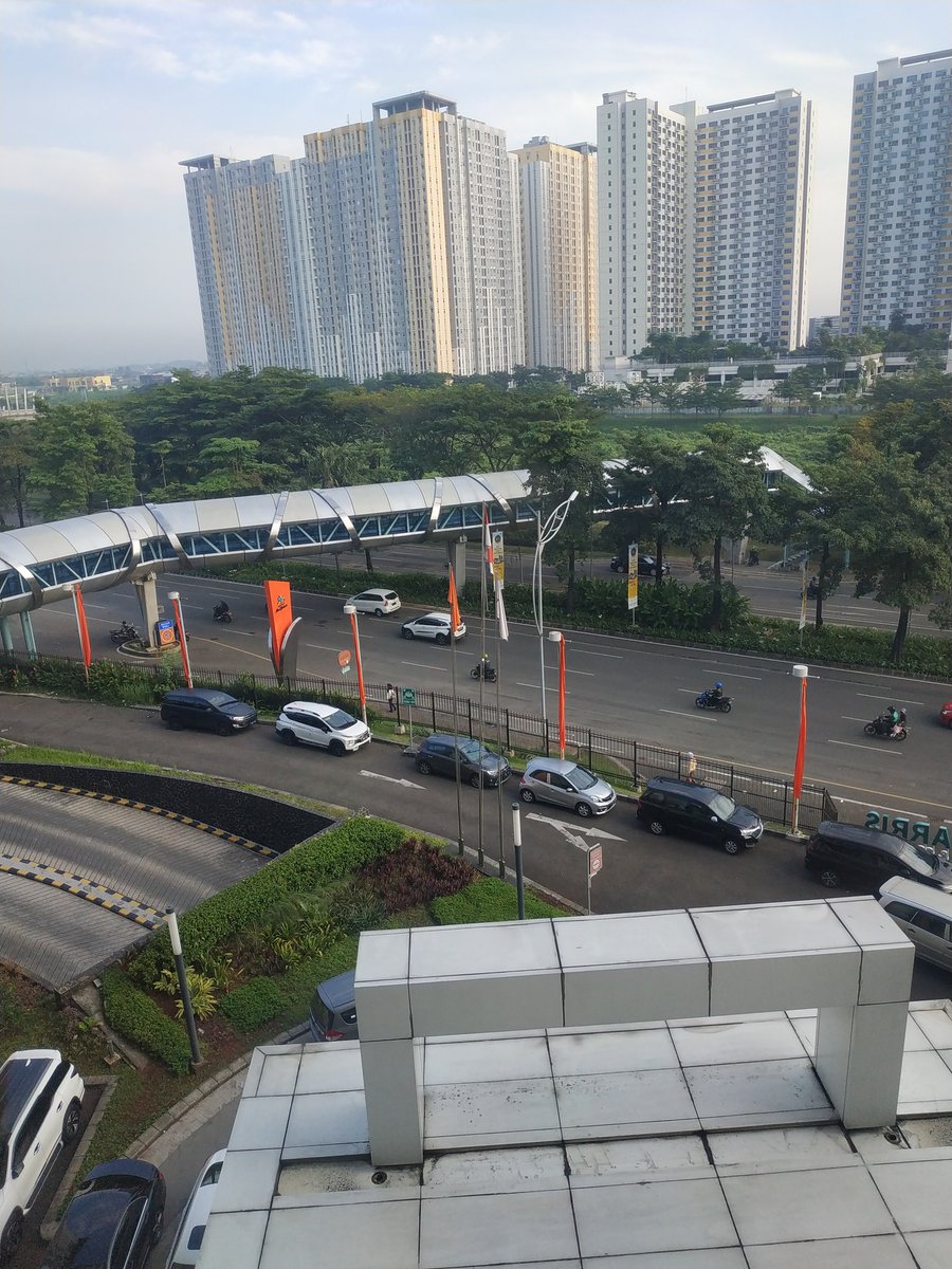 ArkanaGifran's tweet photo. Selamat pagi from Planet Bekasi https://t.co/9RySK7r3BL