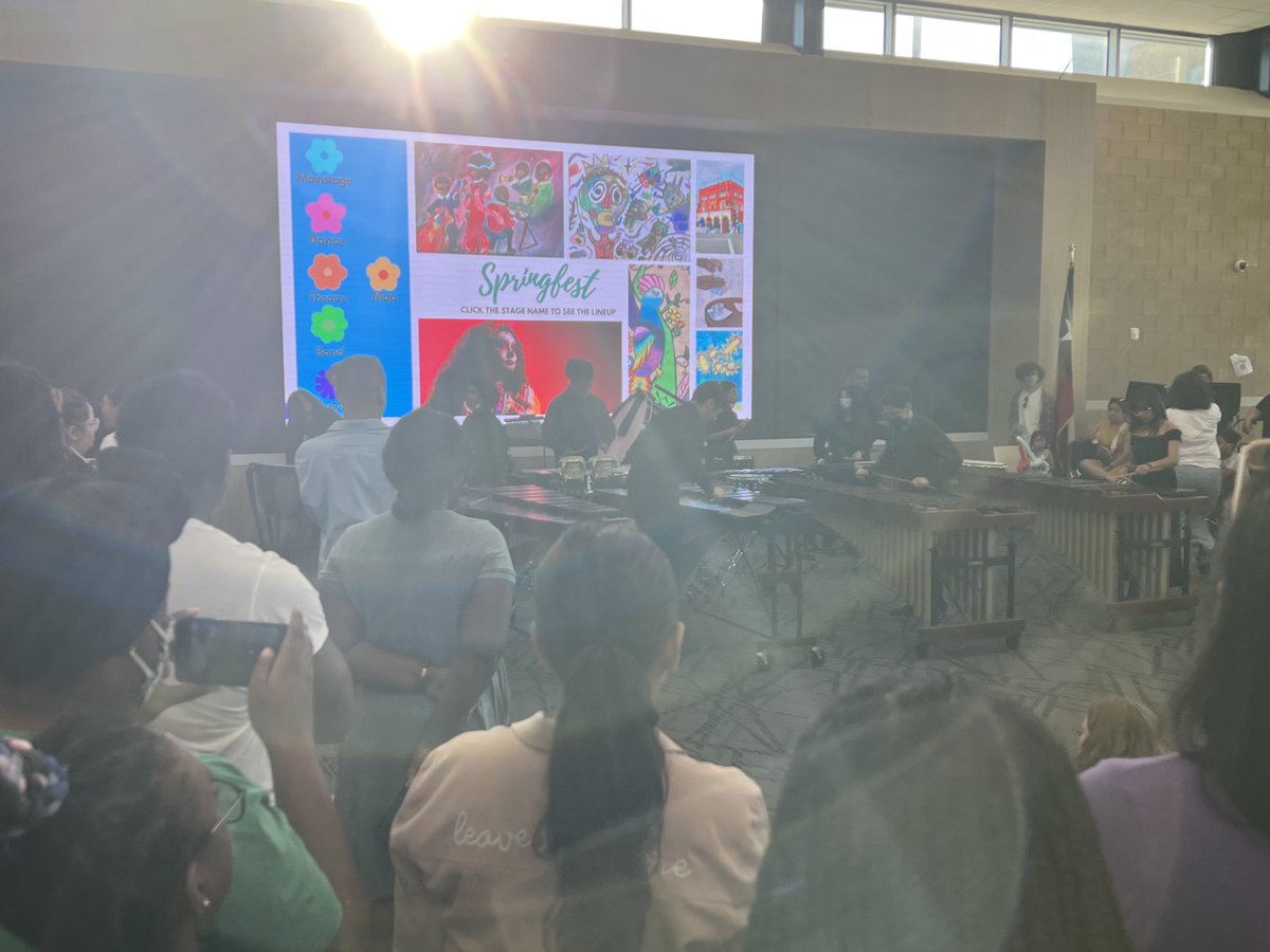 MattMPariseau's tweet photo. Wow! #Springfest2022 What a turnout as students, parents, staff, and the community came out to celebrate the arts. With live performances, student work, and lots of fun! It was a night not to be missed. #EveryStudentEveryTeacherEveryDay @SpringISD https://t.co/qHGcJzbTR5