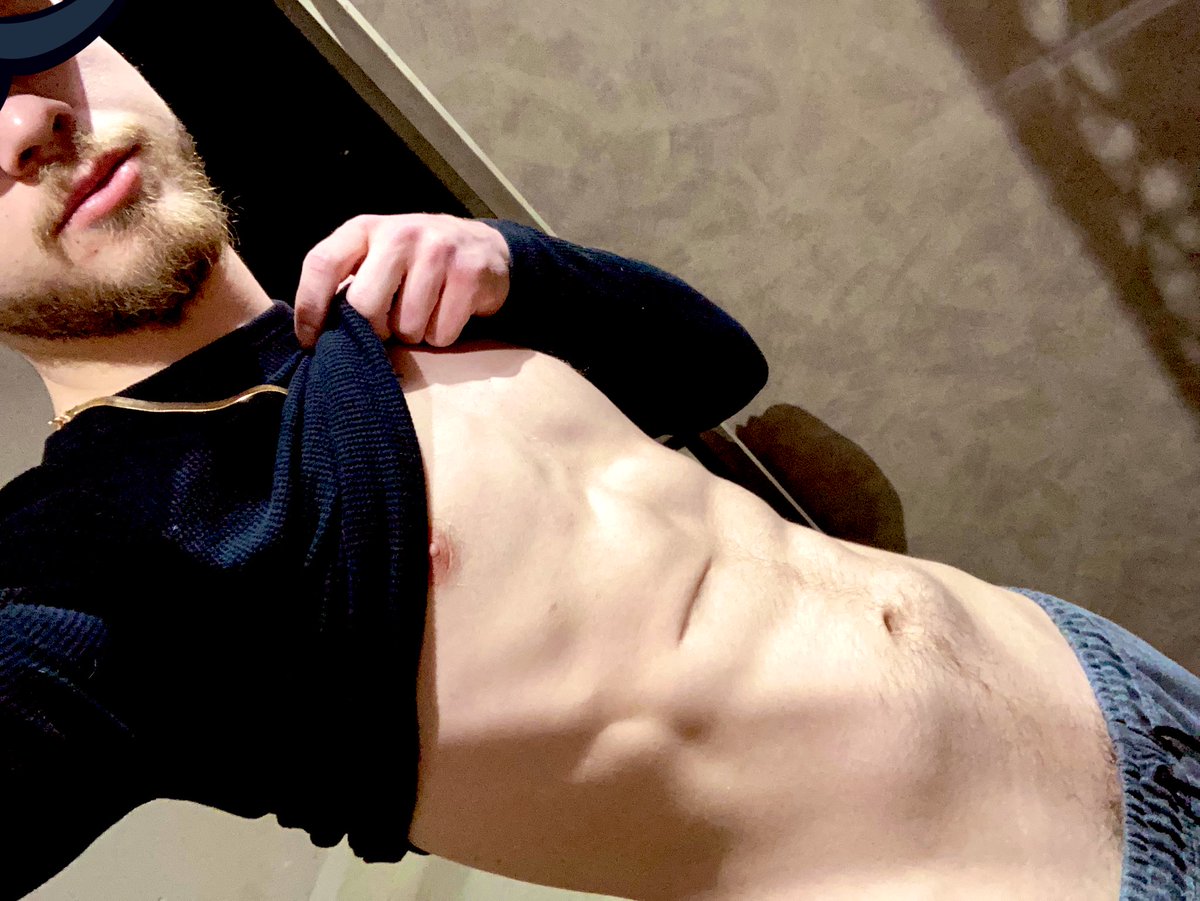 boy_blue6's tweet photo. Love waiting for men in public places https://t.co/ZKQV2usMjb