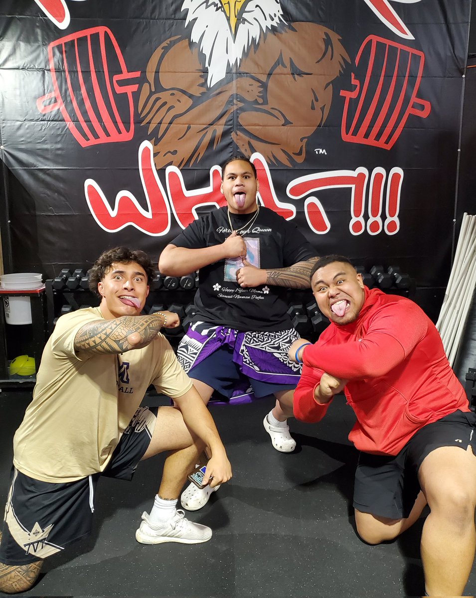 MaluStrength's tweet photo. Love it when my college athletes come back home. We still grinding 💪🏽 @DannyUluilakepa @ahomakaafi Can't wait to watch these boys dominate this season
@CoachBobbyDaly @bvigen @JacobZier @MikeAldrich @MSUBeaversFB @MSUBobcats_FB #BuildTheDam #GoCatsGo #MSC #MudderWhat https://t.co/Foy8MUETUW