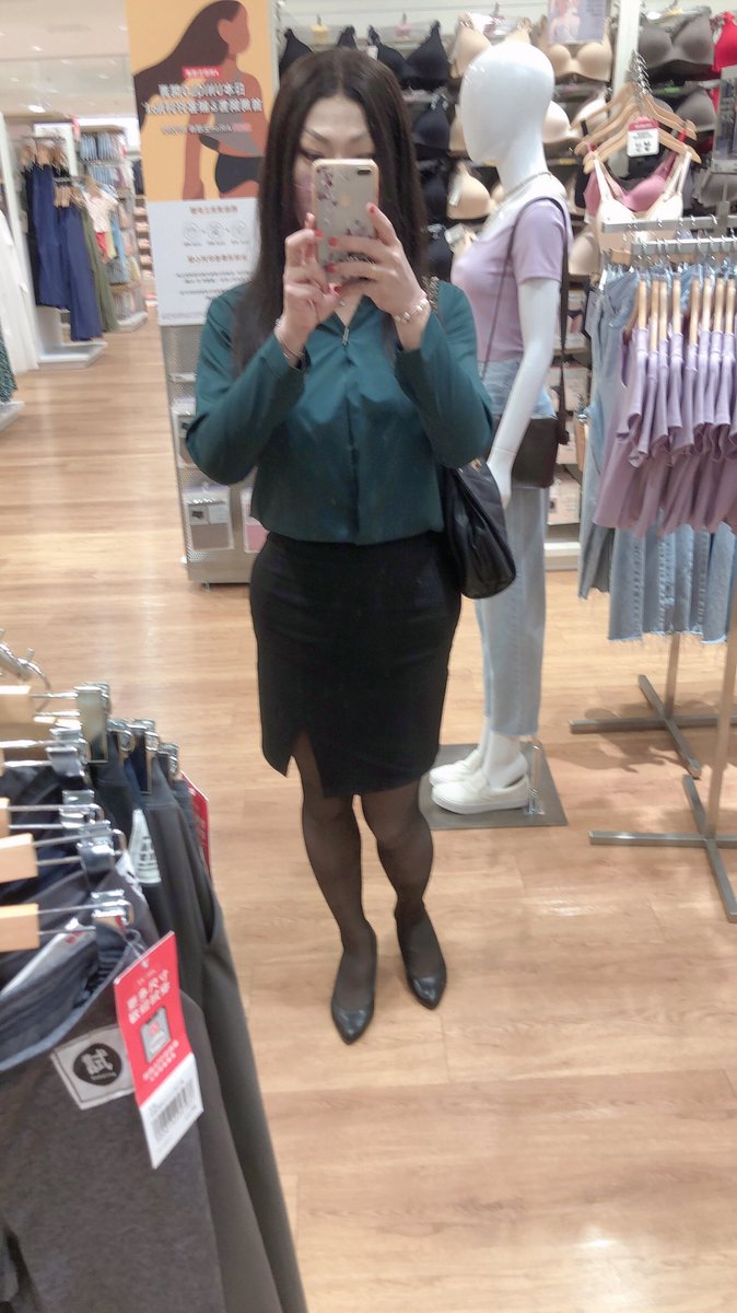 來逛服飾店的好處就是有一堆大鏡子#女裝子 #男の娘 #crossdress #shemale #Sissy #仂娘 #母狗 #人妖 #美腿 #女裝 #偽娘 #女裝娘 #男扮女 #CDTS #女裝大佬 #Ladyboy #絲襪 #美腿 #丝袜 #高跟鞋