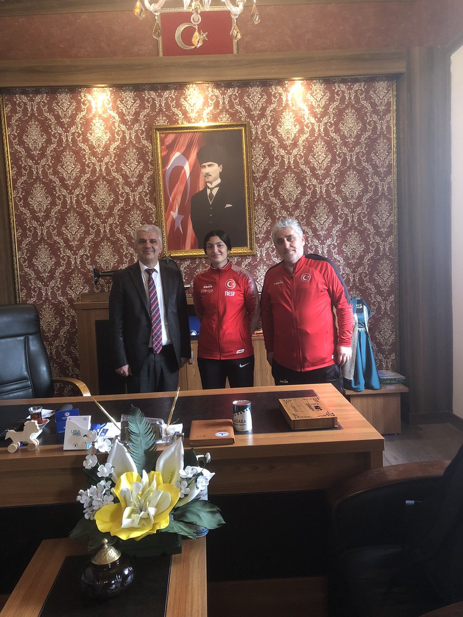 Burası <a href="/ilkadimhem/">Samsun İlkadım Halk Eğitimi Merkezi</a> 

Olimpiyat 2. ve 3.sü olan Sinem Özkan da bizimle…

Şampiyonların merkezi 

Başarılar Sinem teşekkürler Erol Kutlu 

@gnkeklik <a href="/zulkifdagli/">Doç. Dr. Zülkif Dağlı</a> <a href="/sdulger43/">Sabahattin DÜLGER</a> <a href="/mebhbogm/">MEB Hayat Boyu Öğrenme Genel Müdürlüğü</a> <a href="/gokhanmurat1/">Murat YİĞİT</a> <a href="/zerersoy1/">özer ersoy</a>