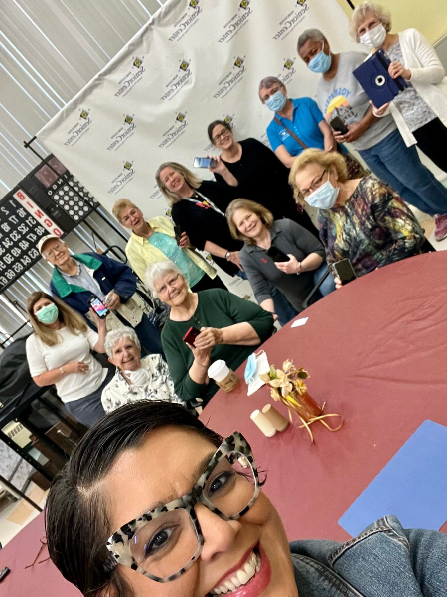 Cyber Seniors, unite! Citizen <a href="/Verizon/">Verizon</a> in action at the Senior Center in the <a href="/CityOfWorcester/">Worcester, MA</a> leading a digital literacy workshop. 🤳🏽