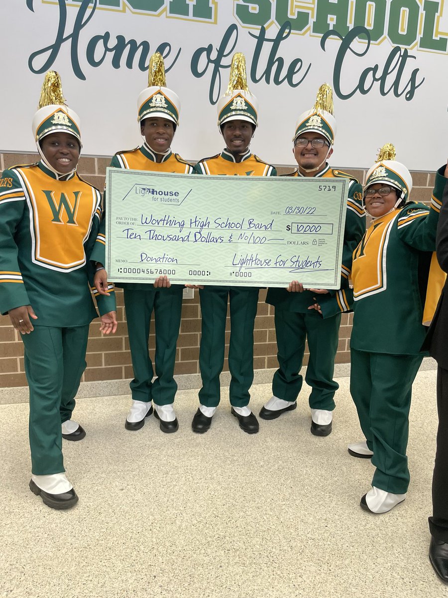 WorthingBand's tweet photo. “Do not despise small beginnings!”

Today The Lighthouse for Students Ministry has blessed the Marching Pride of Sunnyside Band with a hefty donation of $10,000. I want to thank Ms. Kelly Martens and her team for investing in our students. @TeamHISD 
#BeholdTheGreenAndGold https://t.co/oy8yw2qpUm