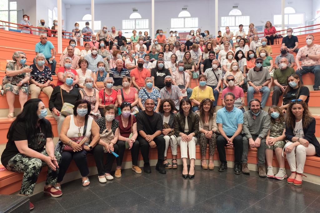 DianaMorantR's tweet photo. Hoy, en el #DíaDeInternet he conocido el proyecto del @aytogetafe #REDINT, que trata de aumentar las competencias digitales de nuestras personas mayores con el fin de mejorar sus vidas a través de las nuevas tecnologías. https://t.co/3dVPShfGC7