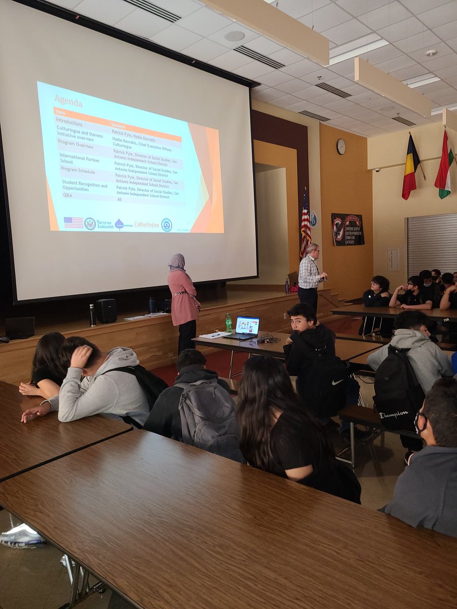 💫💫💫*seeing stars!💫💫💫Great opportunity to connect with community at Woodlawn Academy to let students learn about different programs available to learn about cultures and language in the Middle East, Northern Africa and South Asia! <a href="/SAISDWoodlawnAc/">Woodlawn Academy, SAISD</a> <a href="/culturingua/">Culturingua</a>