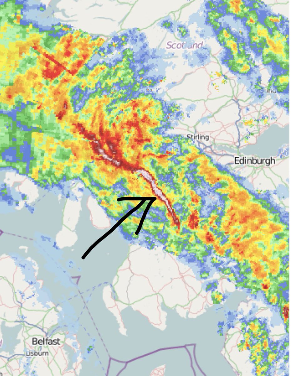 SeanBattyTV's tweet photo. Nasty bit of convection with torrential downpours and gusty winds crossing Renfrewshire, Glasgow, Dunbartonshire &amp; North Lanarkshire in next half hour… @Netweather radar. https://t.co/2NkAWstlmg