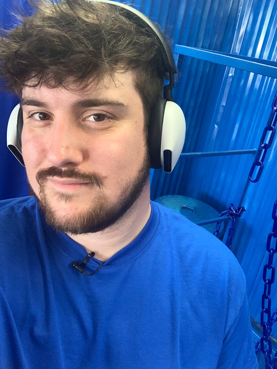 AustinDrippon's tweet photo. You know what doesn't make me feel so blue? The NEW Alienware 920H Wirless headset. 

Definitely my favorite choice to use in the @Alienware and @Intelgaming's Defy Boundaries Game! 

Play here ➡️ https://t.co/kvADJ2fhC2

#ExploreAlienware #IntelGaming #AlienwarePartner https://t.co/cmzTaSleNx