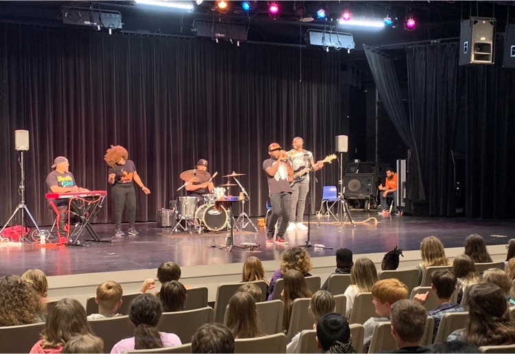 StarCitySchools's tweet photo. Thank you to The Rodney Block Collective and SEARK Concert Arts Program for the concert today @scmiddleschool. #SCMSstrong #BeTheBest https://t.co/zrf4QNUu5J