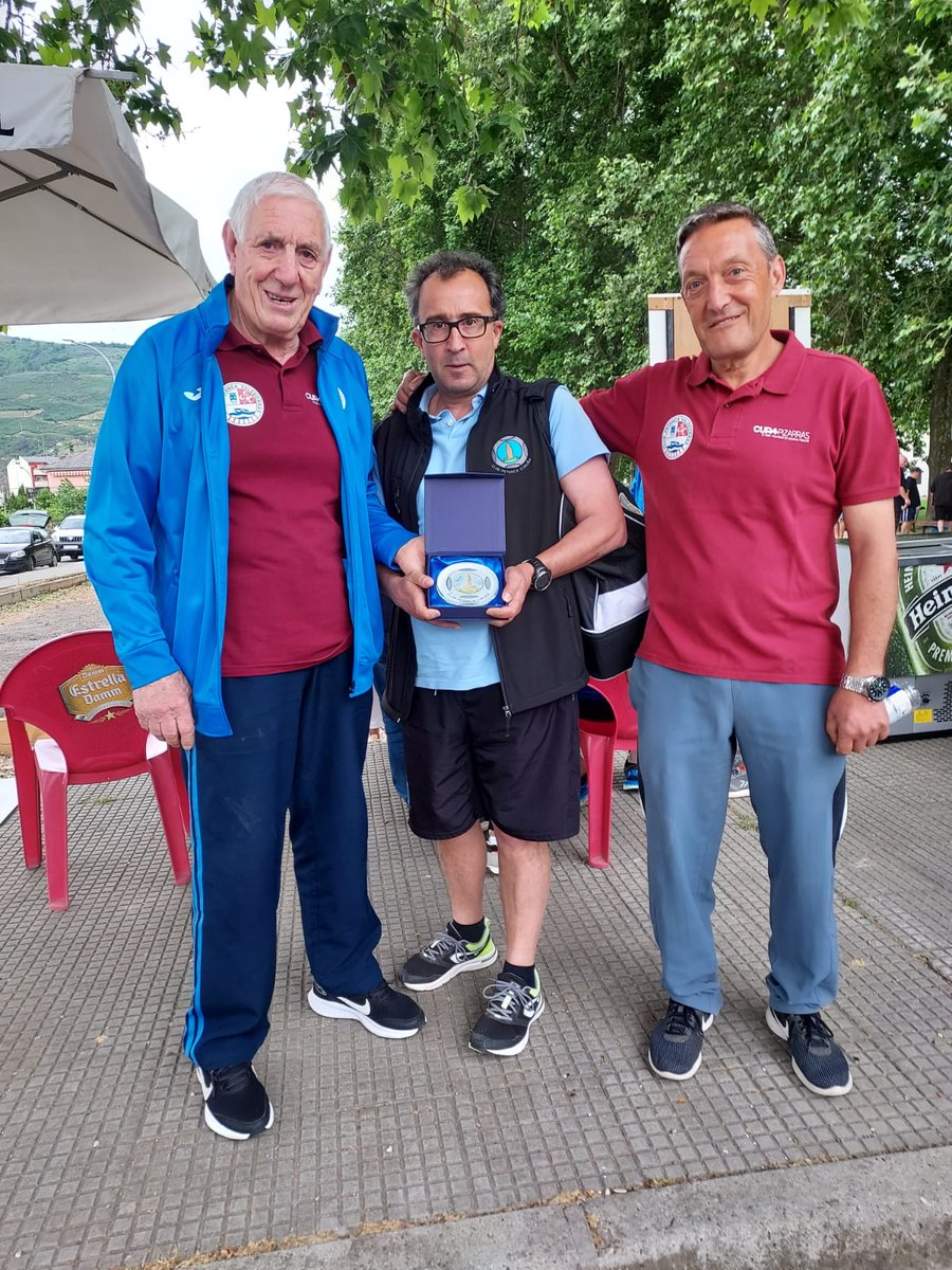 El equipo del CLUB PETANCA CORUÑA cae en cuartos de final del Torneo Inauguración de Pistas Municipales Concello do Barco (Orense) pero felicita al CLUB PETANCA VALDEORRAS por la buena organización del mismo.