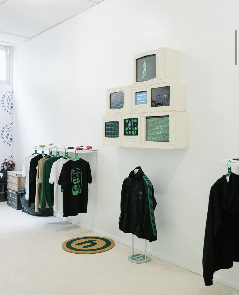 Hidden NY (the most hypeworthy account on Instagram) just launched a popup shop in Soho. 

He collab’d with <a href="/Shopify/">Shopify</a> and <a href="/bluebottleroast/">Blue Bottle Coffee</a> on the space.

Good moves from Shopify lately, especially after they powered Nigo’s popup space recently too.