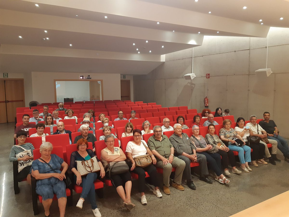 Maria Vidal (@mariavidalsjf) on Twitter photo Ahir vàrem visitar l'Espai Cràter amb la gent de Begudà, la Canya i Sant Joan. Moltes gràcies per la rebuda @PepBergaVayreda <a href="/espai_crater/">Espai Cràter</a> i la interessant visita guiada. Ha sigut genial!
<a href="/santjoanfontsaj/">Sant Joan les Fonts</a> <a href="/OlotCultura/">Olot Cultura</a> <a href="/Olotuit/">Ajuntament d'Olot</a> Ahir vàrem visitar l'Espai Cràter amb la gent de Begudà, la Canya i Sant Joan. Moltes gràcies per la rebuda @PepBergaVayreda <a href="/espai_crater/">Espai Cràter</a> i la interessant visita guiada. Ha sigut genial!
<a href="/santjoanfontsaj/">Sant Joan les Fonts</a> <a href="/OlotCultura/">Olot Cultura</a> <a href="/Olotuit/">Ajuntament d'Olot</a>