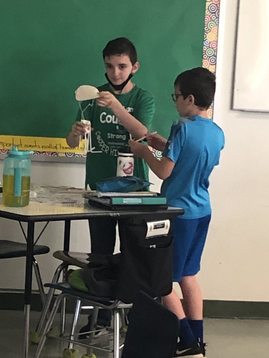 MrsPErrickson's tweet photo. Lunar Landing design challenge in Mrs. Errickson’s class. @frsd @RFIShuskies @MrsGlassmanFRSD https://t.co/Fqv3TrMJGG