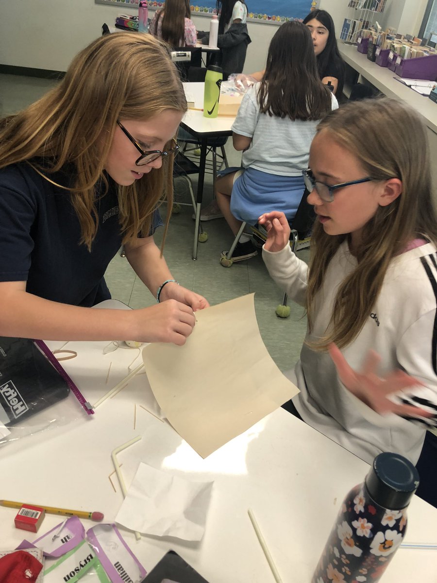 MrsPErrickson's tweet photo. Lunar Landing design challenge in Mrs. Errickson’s class. @frsd @RFIShuskies @MrsGlassmanFRSD https://t.co/Fqv3TrMJGG