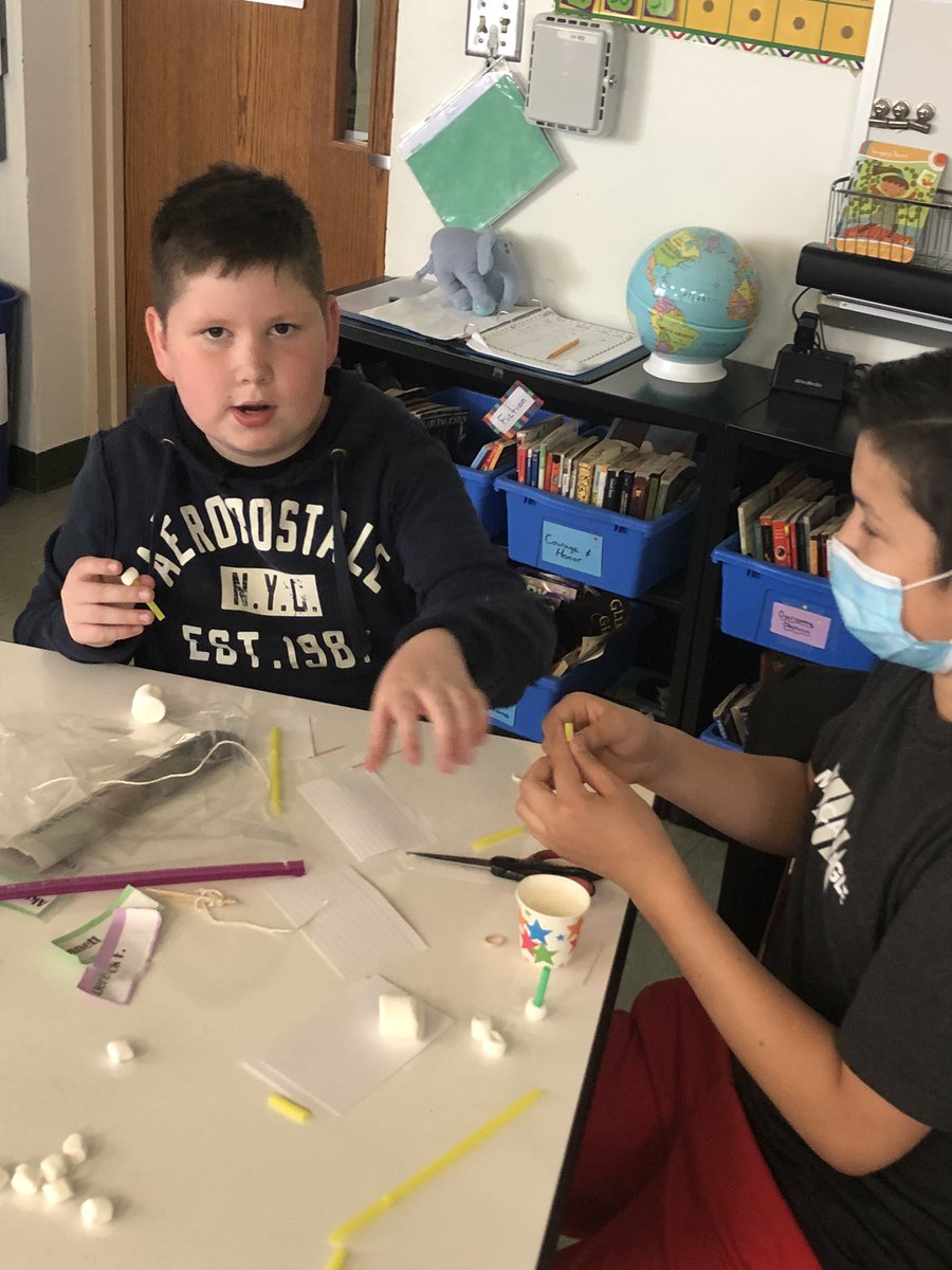 MrsPErrickson's tweet photo. Lunar Landing design challenge in Mrs. Errickson’s class. @frsd @RFIShuskies @MrsGlassmanFRSD https://t.co/Fqv3TrMJGG