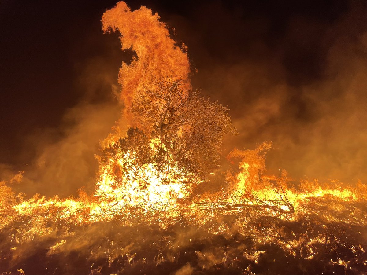 AllHazardsTFS's tweet photo. Update: the #Pope2Fire in Schleicher County is an estimated 500 acres and 80% contained. #txfire https://t.co/8yAJ6U6X8n