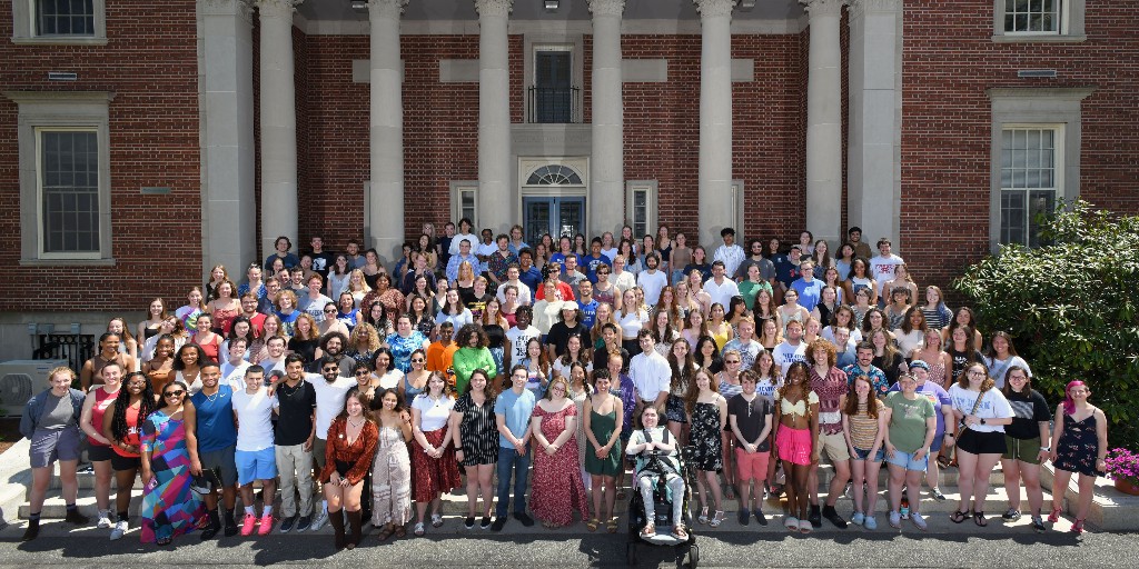 The Class of 2022 gathered for their class photo yesterday. T-minus 4 days until Commencement! #WheatonMA #WheatonMA2022