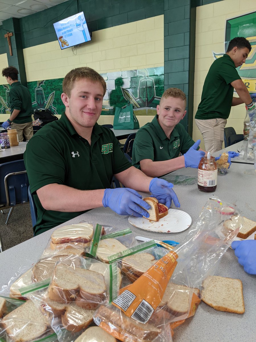 SJRHighSchool's tweet photo. Green Knights made 💯s of PB&J 🥪 after school to be served at St. Joseph Center in Elizabeth. #WeAreSJR #Volunteer #VirFidelis #Service #ThinkLeadServe https://t.co/yPOtXNJARt