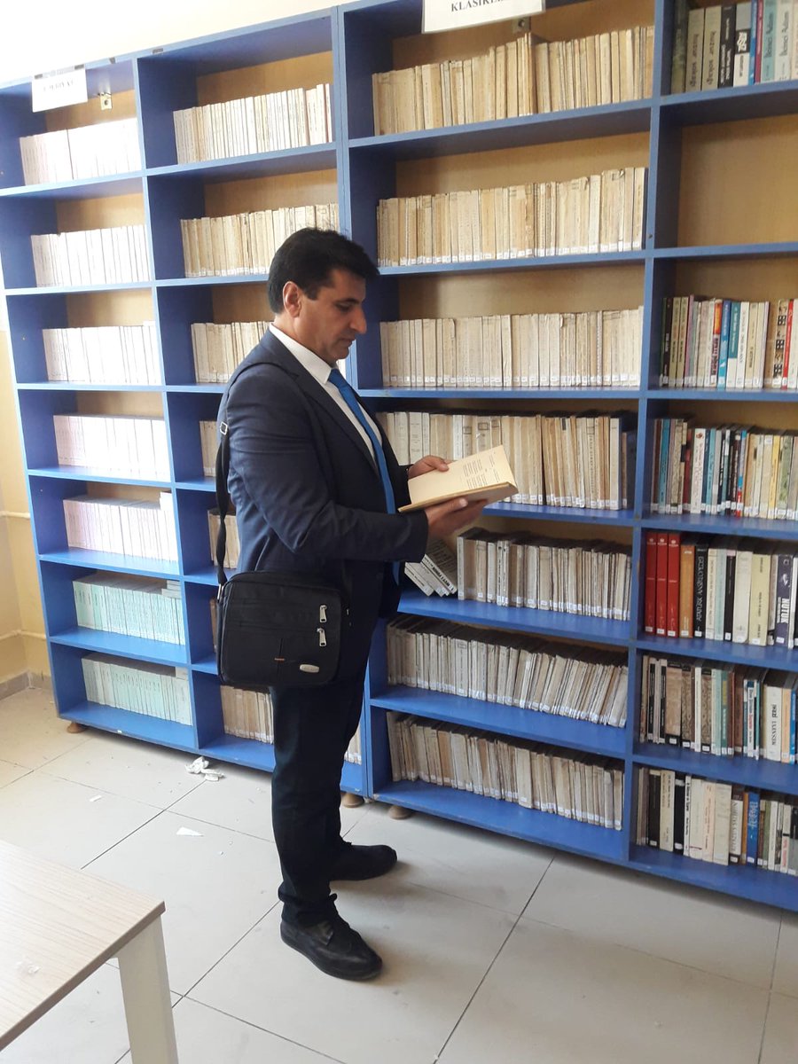 Yazar Eşref BOLUKÇU  öğrencilerimizle söyleşi programına katıldı. Söyleşi programına ilgi yoğundu. Yazarımıza emeginden dolayı teşekkür ederiz.