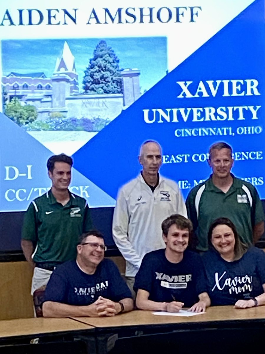 xc_mason's tweet photo. Congratulations to Ashley Robey, Aiden Amshoff, Brady and Jacob Messer on their @MasonHSComets running careers and going on to the next level.  @RunMasonComets @NKUNorseXCTF @EMUMXC_TF @seahawktfxc https://t.co/WoCVQI2u82