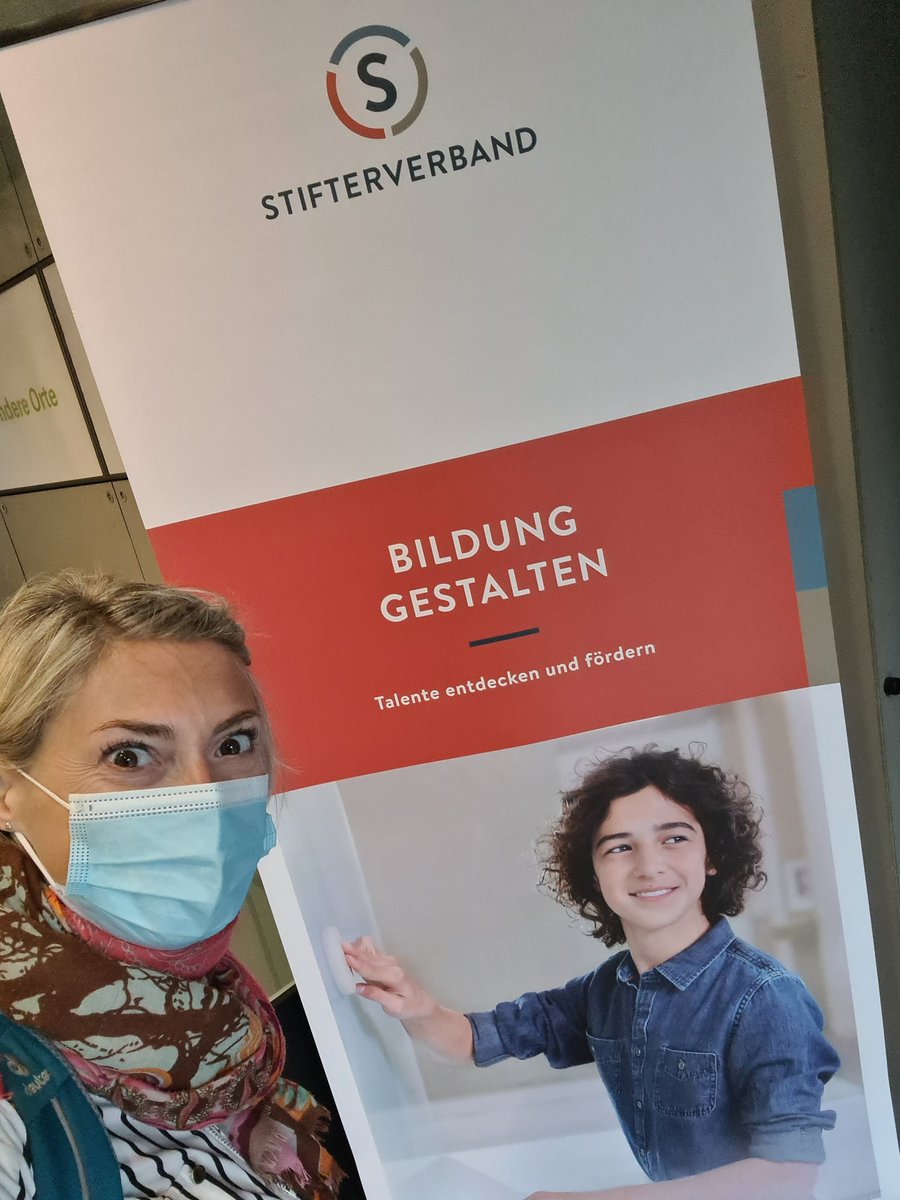 Sliann3's tweet photo. #Stifterverband #pacemaker #VisionSchule Danke! WERTSCHÄTZUNG-Haltung-Zukunft Schule BERLIN! https://t.co/Gxq9H3SjuA