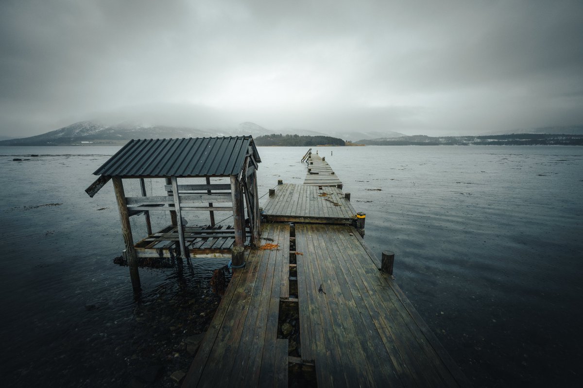 Quizás Twitter se convierta en mi cajón desastre o en mi válvula de alivio de todo aquello que no publicaba por presión.

En la foto, un pequeño puerto particular a las alturas de #Senja, en #Noruega. Noviembre 2021

ISO500 |  14mm | f4.5 | 1/80

#landscapephotography #landscape