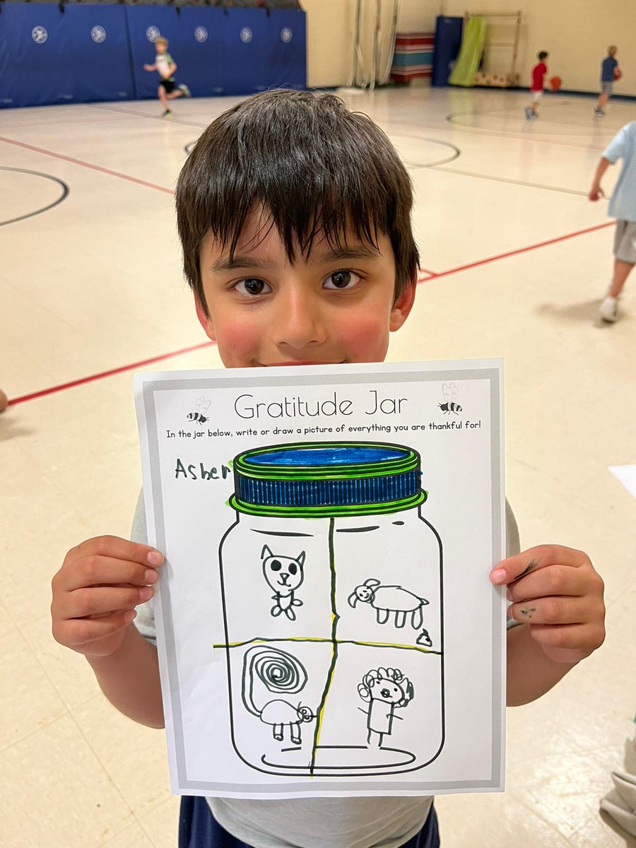 AldridgePasar's tweet photo. @AldridgePASAR students learned to have grateful hearts by drawing pictures of things that they are thankful for!! https://t.co/Rfaycdx9nX