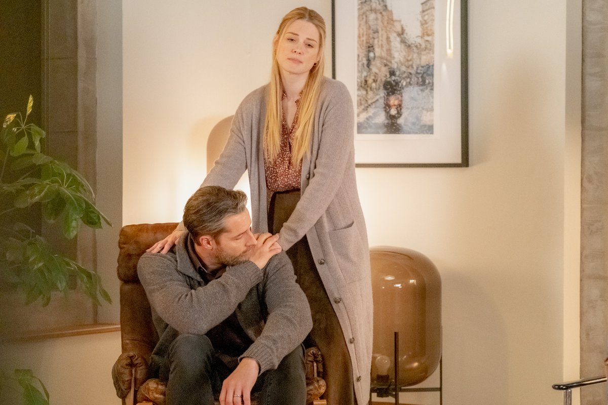 NBCThisisUs's tweet photo. Make sure you have someone close by tonight. You're going to need the emotional support. https://t.co/KyrBOuEsco