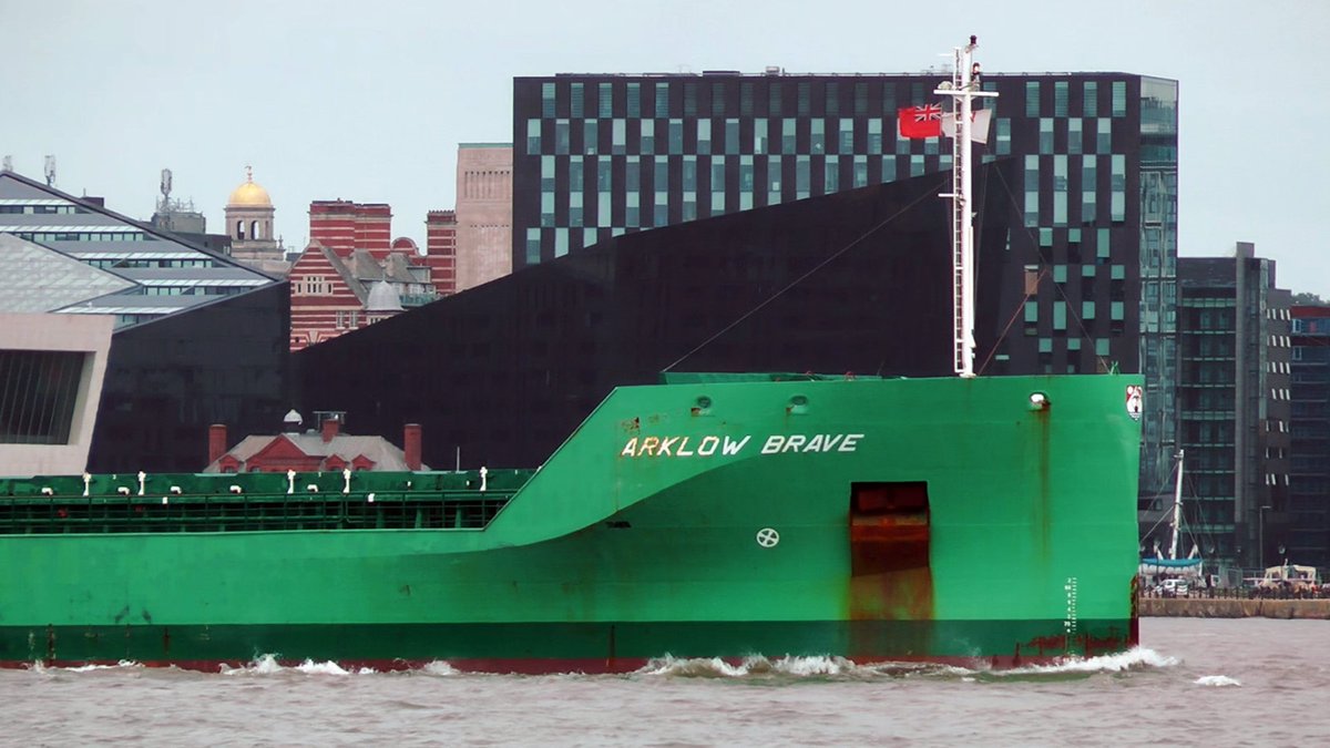 mersey_shipping's tweet photo. Arklow Brave Cargo Ship arriving in Liverpool from Gdansk, Poland earlier today. #merseyshipping #shipping #cargoship #shippingworldwide #generalcargoship #arklowbrave
VIDEO - https://t.co/0cmjdv6w94 https://t.co/7XLMQl7mcH
