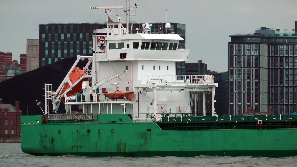 mersey_shipping's tweet photo. Arklow Brave Cargo Ship arriving in Liverpool from Gdansk, Poland earlier today. #merseyshipping #shipping #cargoship #shippingworldwide #generalcargoship #arklowbrave
VIDEO - https://t.co/0cmjdv6w94 https://t.co/7XLMQl7mcH