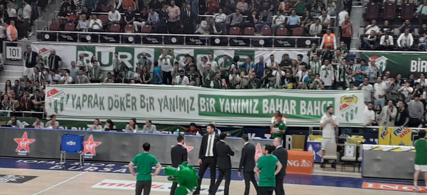 Yaprak Döker bir yanımız! Bir yanımız bahar bahçe!