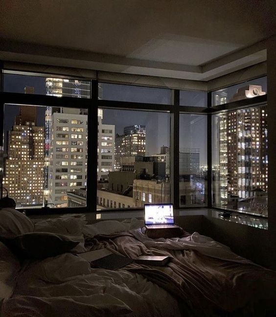 xvenomvenusx's tweet photo. large windows of New York apartments https://t.co/HOsyM09ofI
