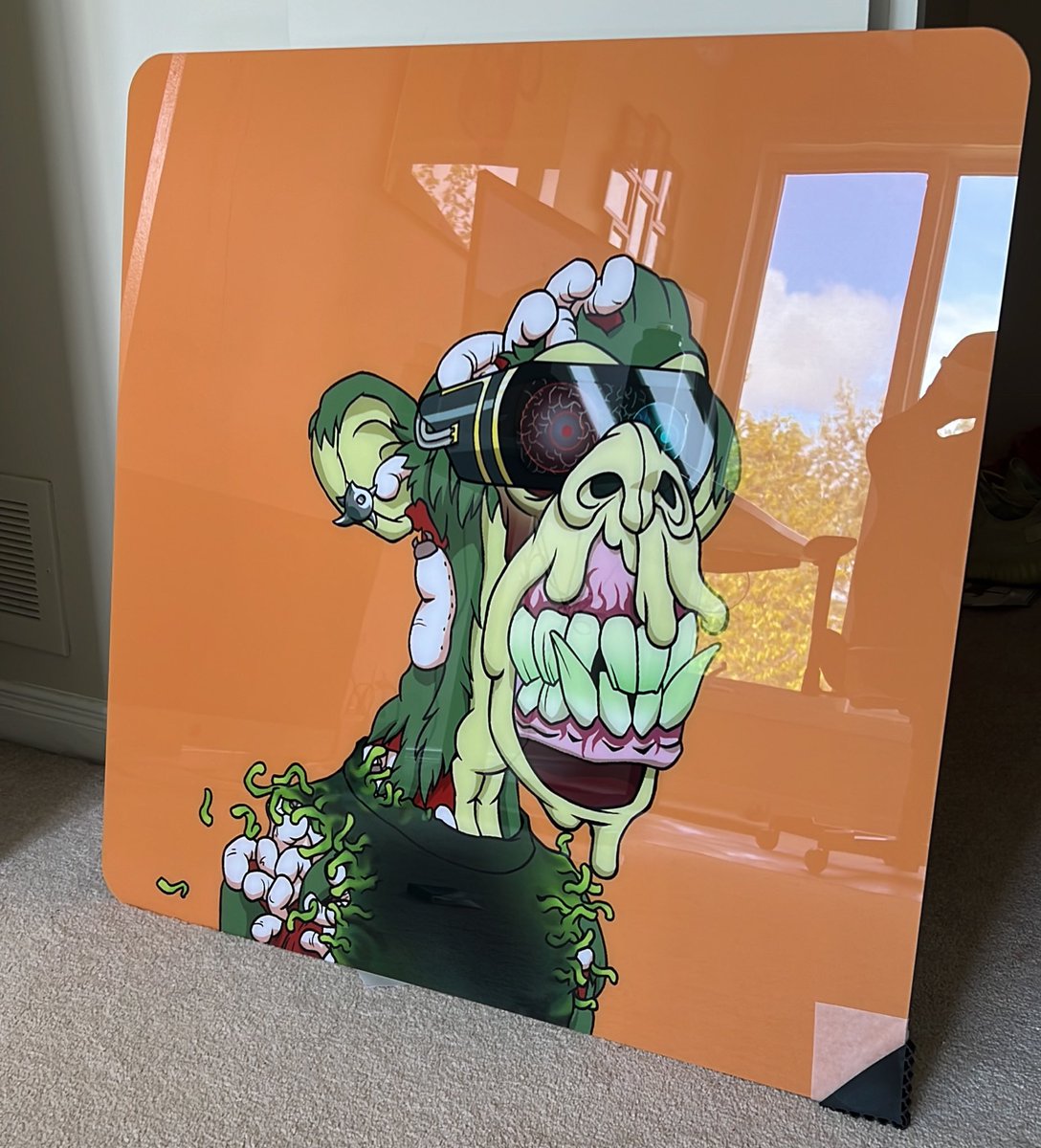 Second glass print arrived. This time for MAYC 7087. Should I keep the ape in the office and the mutant in the gym or keep them together? <a href="/BoredApeYC/">Bored Ape Yacht Club 🍌</a>