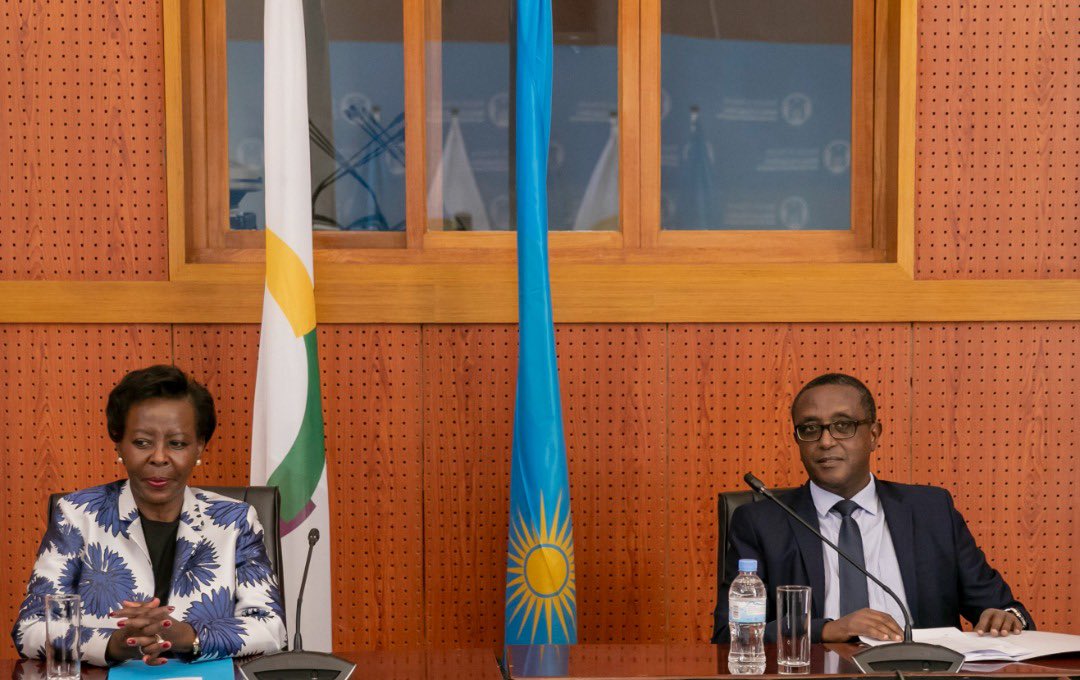 OIFrancophonie's tweet photo. À Kigali pour sa 1ère visite officielle au #Rwanda, @LMushikiwabo a été reçue par le Ministre des Affaires étrangères, @Vbiruta. Ils ont discuté de la coopération entre la #Francophonie et le Rwanda et de divers sujets d'intérêts communs. https://t.co/OGUGPnu0zB