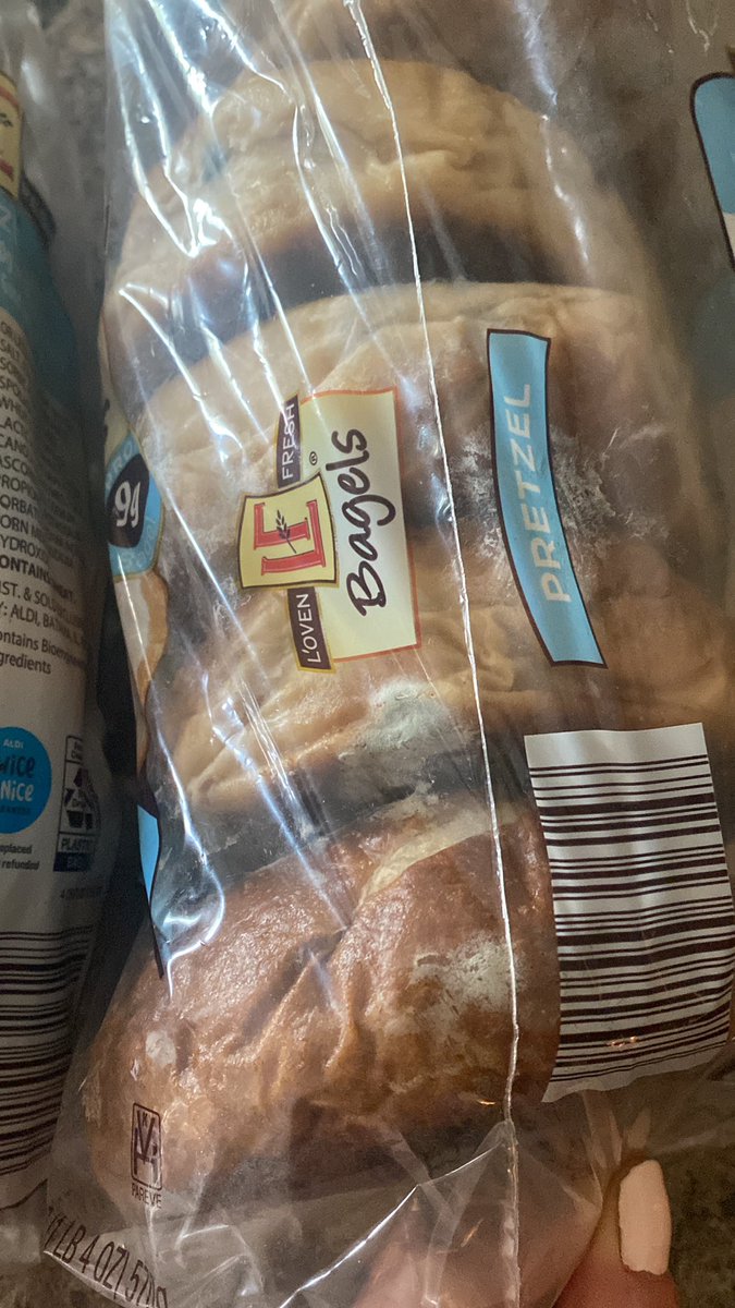 itskatjabitches's tweet photo. Bought not even a week ago at Aldi in Lebanon,MO and both are completely moldy 🤮   @AldiUSA https://t.co/LyWbuxrzEJ