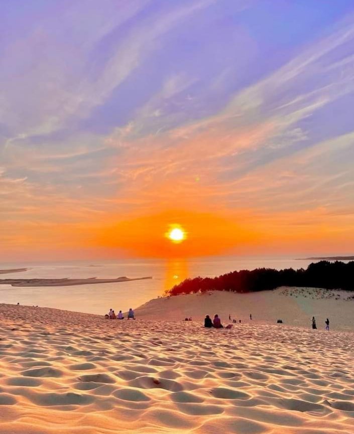 Anne5954's tweet photo. Fin de journée sur la Dune du Pilat https://t.co/nxx0In4yVq