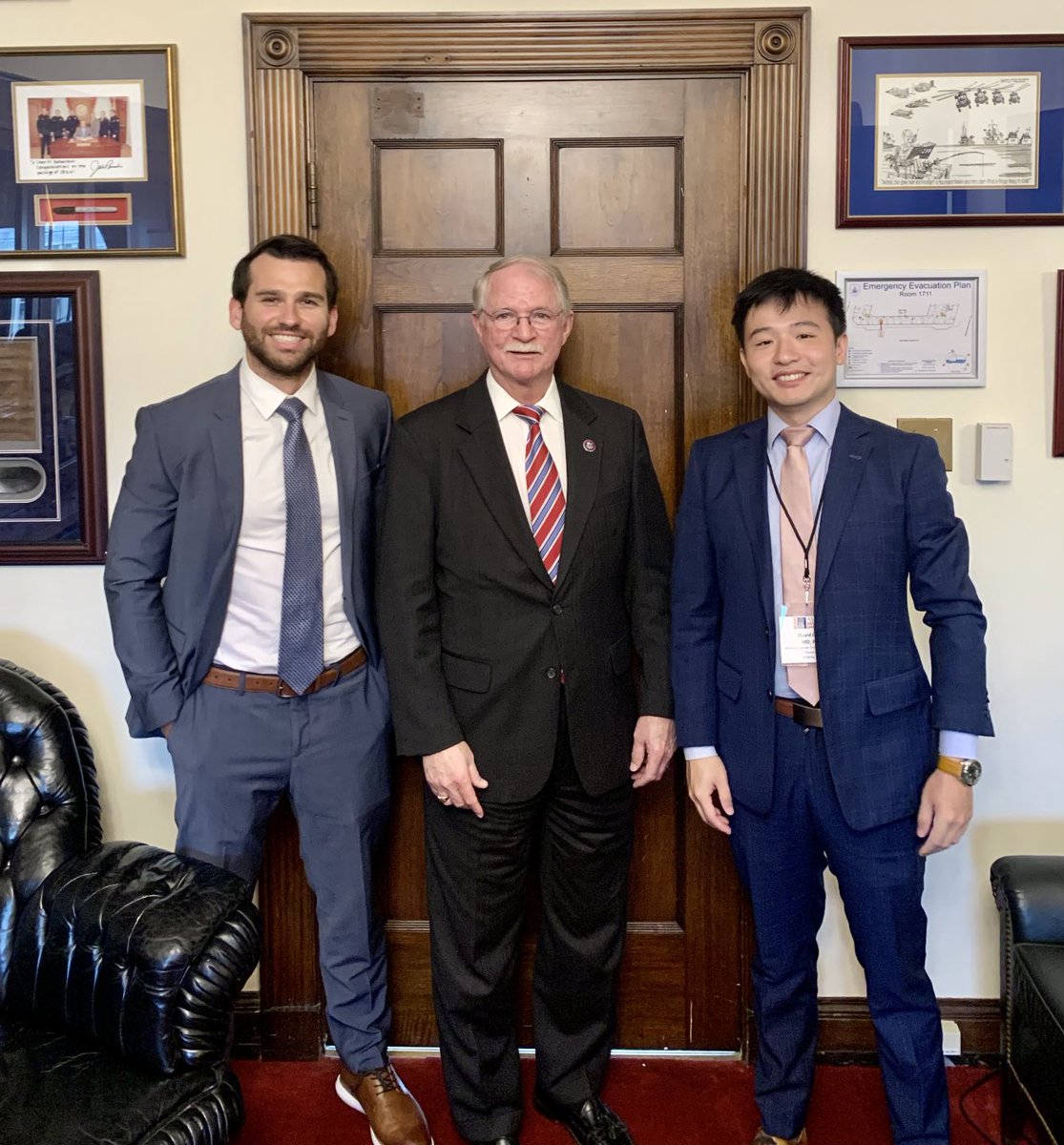 Thanks ⁦@RepRutherfordFL⁩ for helping us improve access to radiation therapy for cancer patients!

 #ASTROadvocacy #Medicare #ROAPM #Fixpriorauth ⁦@ASTRO_org⁩ ⁦@ARRO_org⁩ ⁦@EmoryRadOncRes⁩ ⁦@MayoFL_RORes⁩