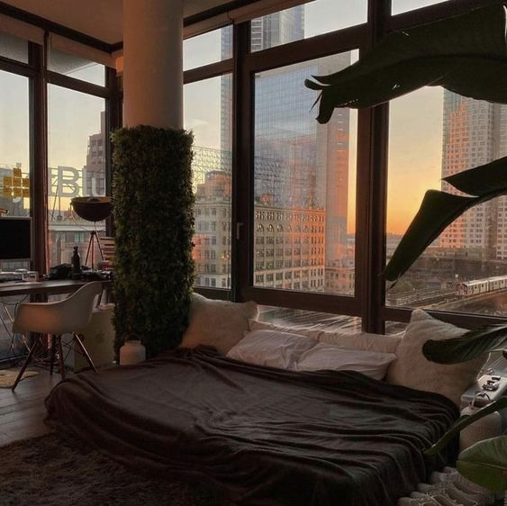 xvenomvenusx's tweet photo. large windows of New York apartments https://t.co/HOsyM09ofI