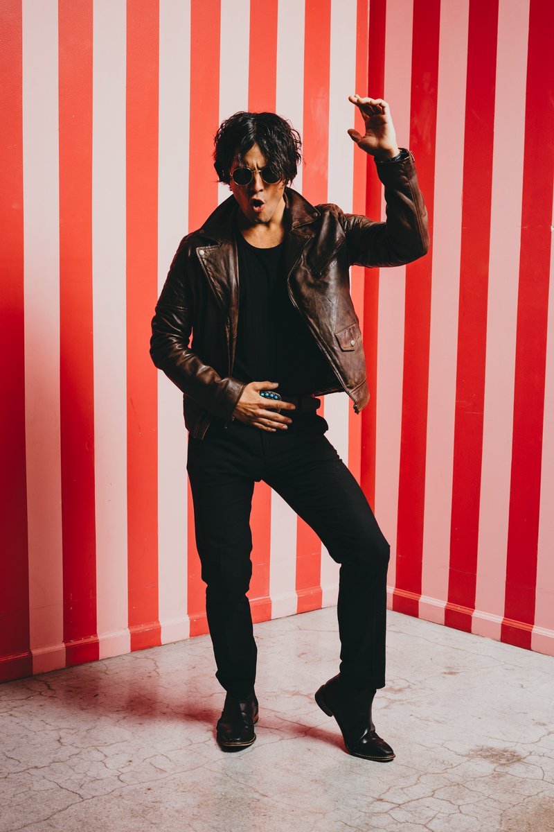 That feeling when you know you're about to come back outta the gate swinging your arms as hard as your hips.

📸 <a href="/MShiersPhoto/">Michelle Shiers</a>

#TFW #music #Rock #Phoenix #LosAngeles #COMEBACK #keepyoureyespeeled #ears #guitars  #leatherjacket