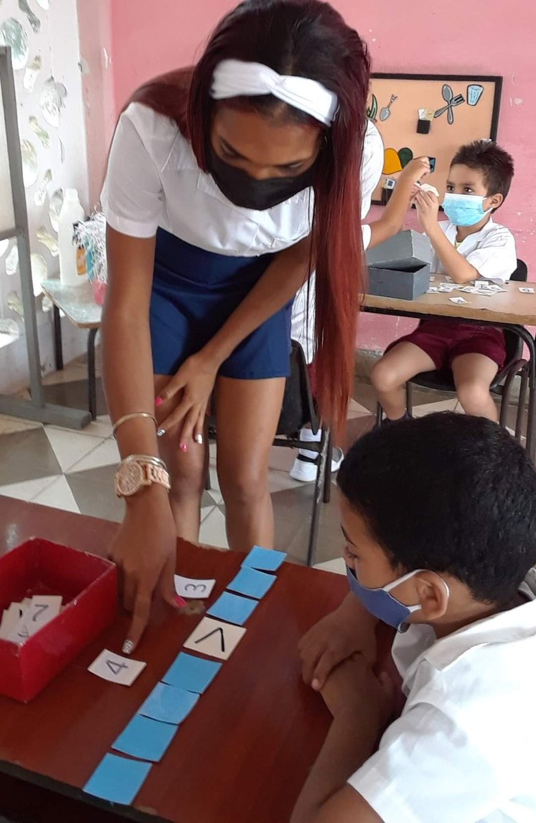 olgalidiam47's tweet photo. Ya están los estudiantes de 2do y 3er años en su práctica laboral. @MariuskaPlanche @RaulSamon @colas_nelvis @FundichelyRosa @DianaGisellMar1 https://t.co/Fk24BhyyC8