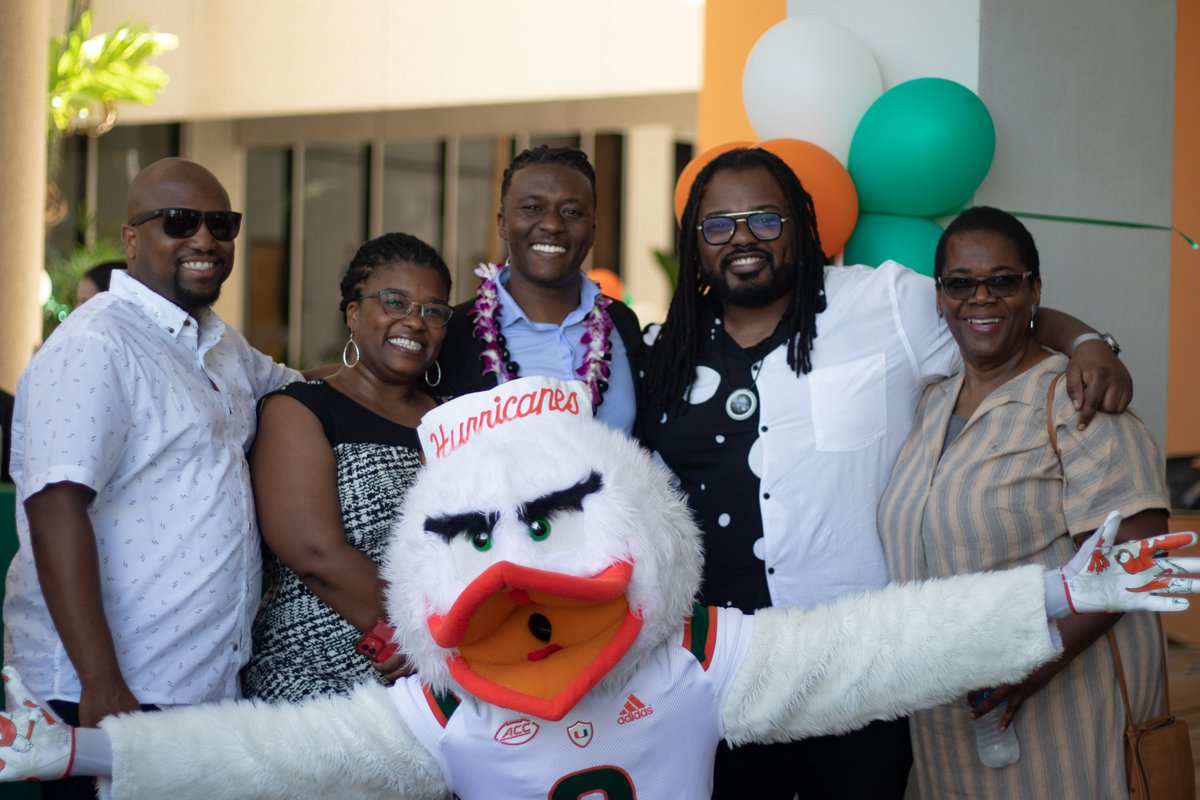 MiamiHerbert's tweet photo. Views from commencement day for our undergraduate students! #UMGrad https://t.co/fm2QP8sRF6