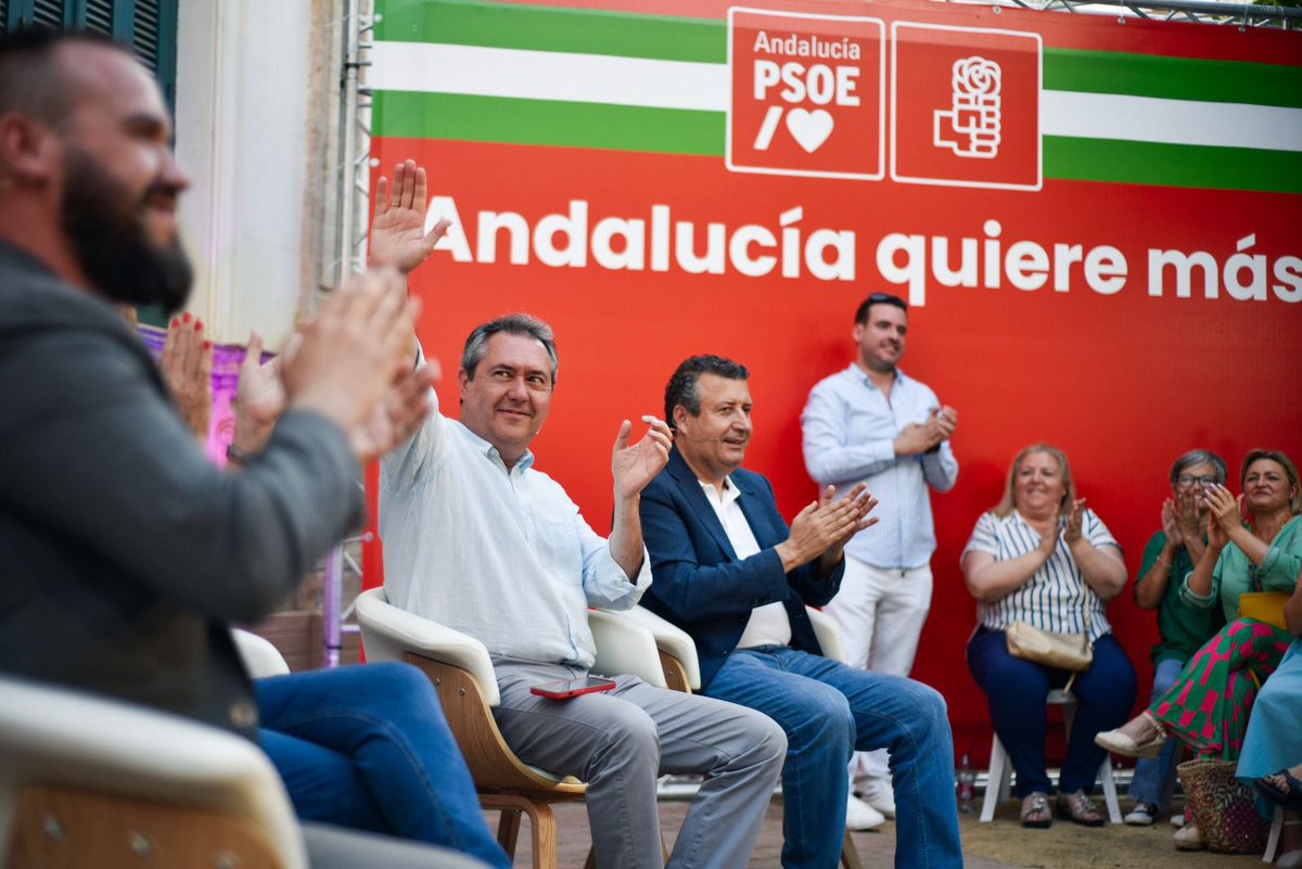 _JuanEspadas's tweet photo. Las/os socialistas creemos en una sociedad que avanza en derechos e igualdad si avanzamos todos, como lo hemos demostrado con nuestras leyes.
El 19J elegimos respeto, tolerancia y educación frente a homofobia y transfobia que esconde la derecha #DiaInternacionalContraLaHomofobia https://t.co/IcqlR3DtXa