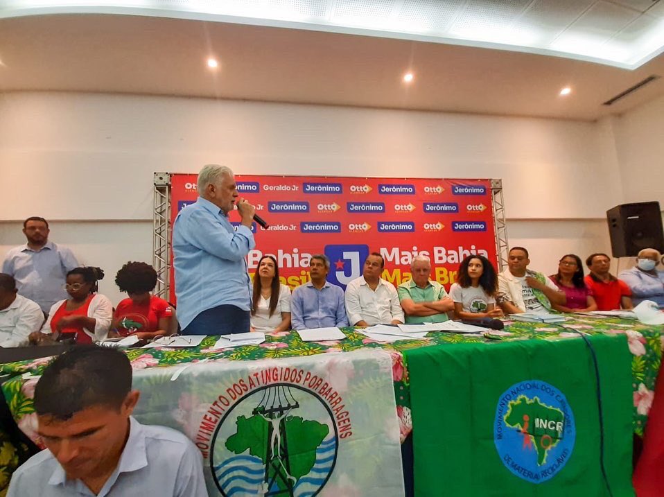 MAB_Brasil's tweet photo. ⭐✊🏽♥️ #LulaLáJerônimoCá!
Aconteceu hoje, 17, em Feira de Santana (BA), o encontro dos movimentos do campo com o pré-candidato ao governo do estado, Jerônimo Rodrigues (PT) e pré-candidato a vice-governador GeraldoJúnior (MDB), assim como o senador @jaqueswagner
#Atingidos https://t.co/keAEyw1zxO