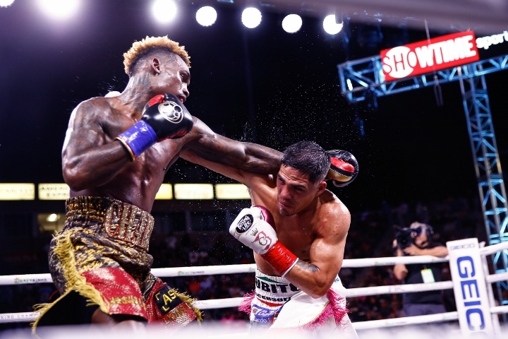 boxingscene's tweet photo. Charlo-Castano Peaked At 832,000 Viewers; Showtime's Most-Watched Fight In Nearly 3 Years https://t.co/GX7ncCUPnN https://t.co/jv57cZmCIj