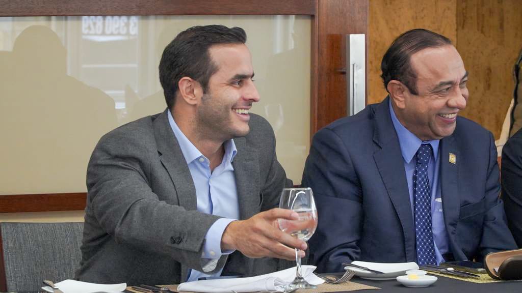 partidodelaucol's tweet photo. Los Representantes a la Cámara en ejercicio y electos de la colectividad se encuentran reunidos con nuestra Directora, @DilianFrancisca, ratificando su compromiso y apoyo a la campaña presidencial de @FicoGutierrez.

Así como, socializando propuestas para construir un mejor país. https://t.co/noI94iyyn2