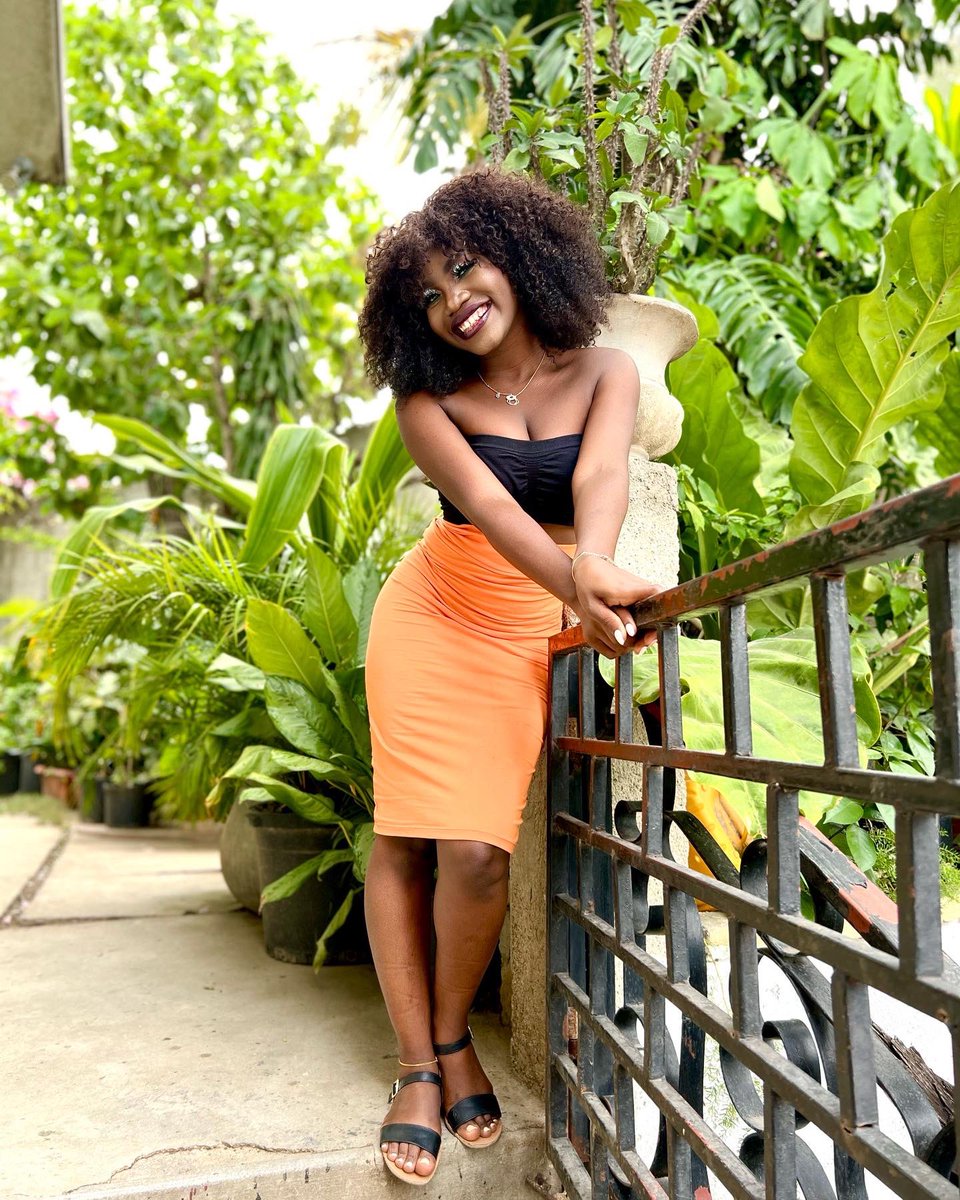 SungeeeM's tweet photo. Because i feel pretty when i smile 😍
#yonSelibatè
#CrushPlizyèMoun
#Sundjee https://t.co/MLSgGYJIgA
