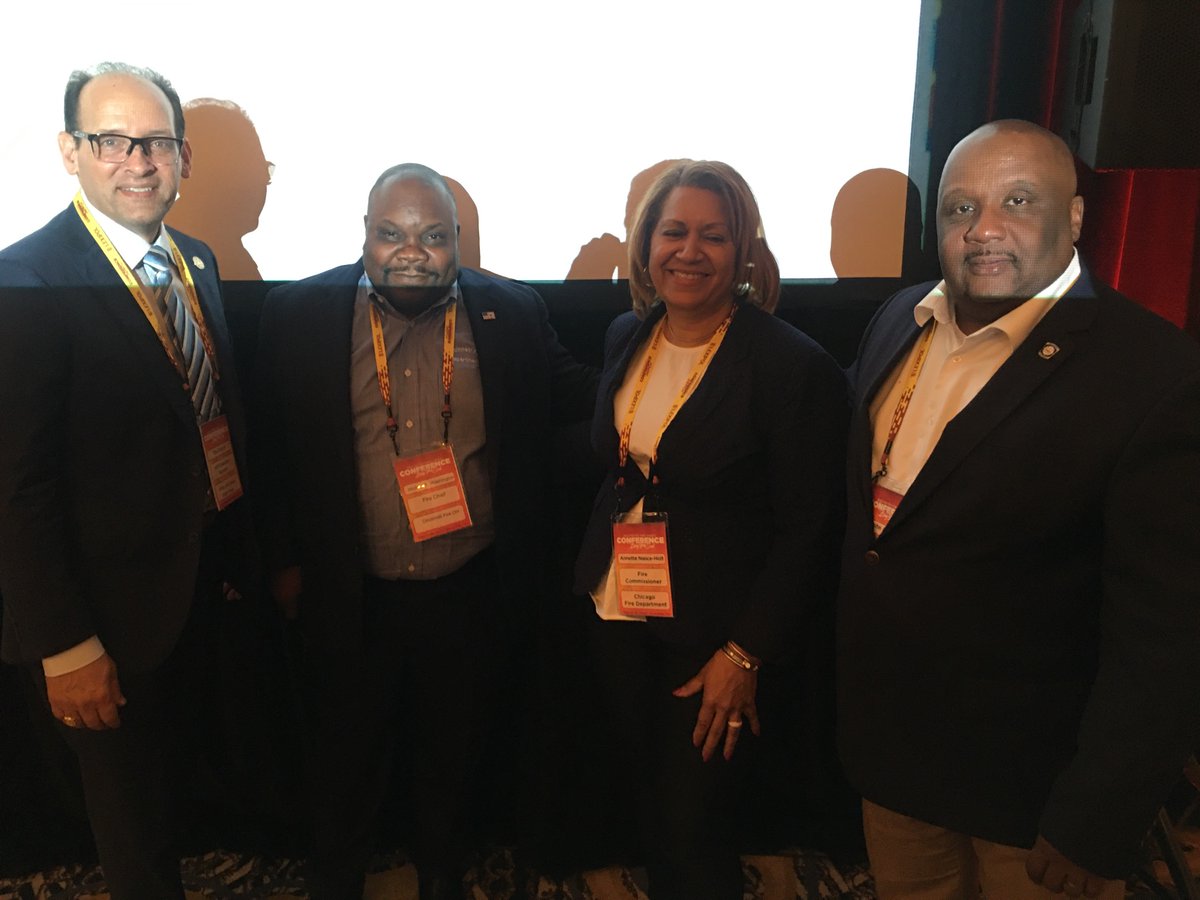 Attending the Metro Fire Chief Confernce in Memphis with other metro fire chiefs, picture L-R former Chief of Orlando FL Otto Drozd, CFD Chief Michael Washington, Chicago Fire Comm. Annett Holt and New Haven Fire Chief John Alston https://t.co/tgiaOdP9Ou