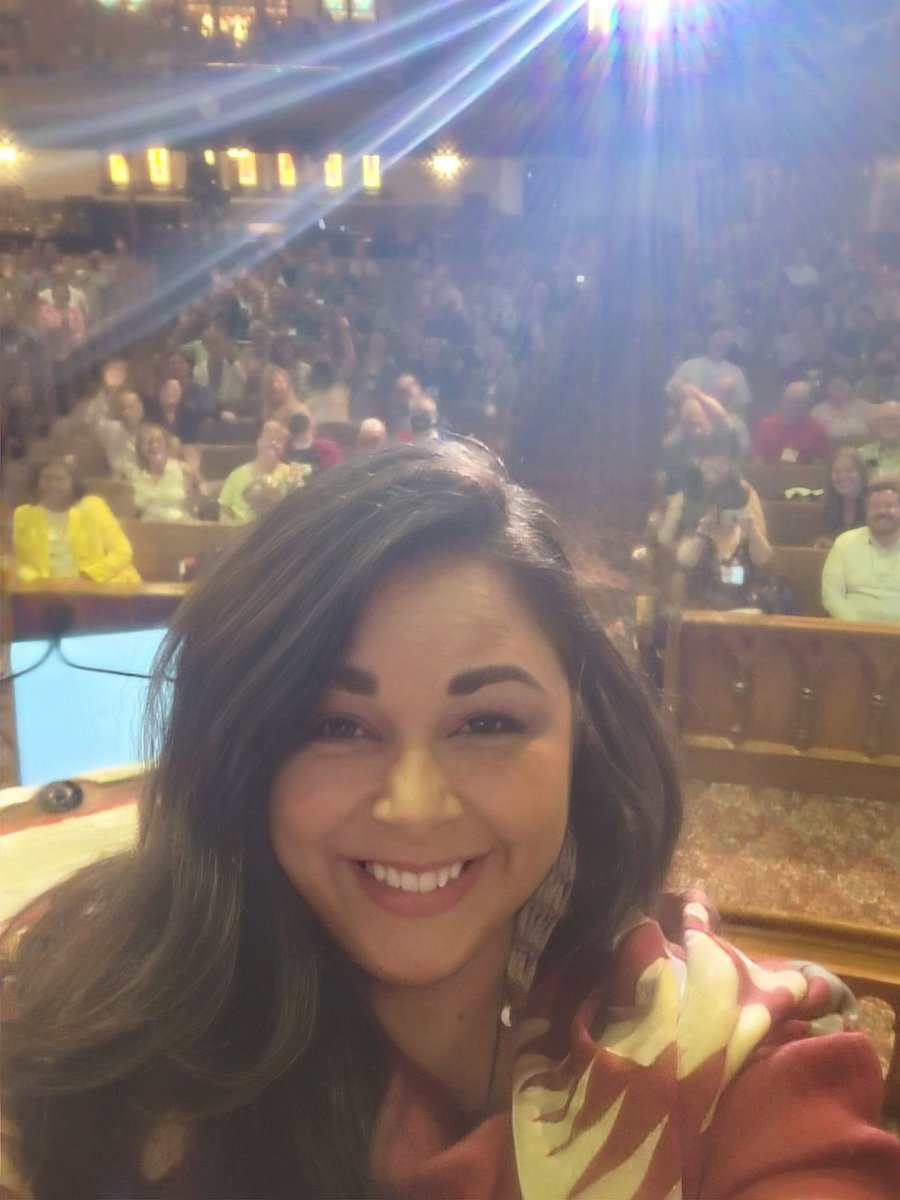 kellysconroy's tweet photo. Just me and a few hundred of my new friends as we celebrate defending my doctoral thesis and becoming DR. Kelly Sherman-Conroy If you haven't met a Native Woman Theologian you have now!!   #Homiletics2022 #PhDone #phdjourney https://t.co/7SrDF928MG