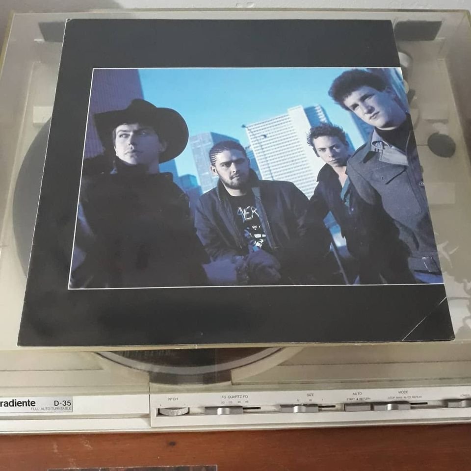 RogerioRocker's tweet photo. Há 2 anos
Plebe Rude - Nunca Fomos Tão Brasileiros #vinil #emi #emiodeon #fonobrás #superexpecial #tambémemcassete #vinyl #vinylpost #vinylcollection #vinylcollector #discoécultura #lps #longplays #discocollection #turnetable #tocadiscos #gradiente #d35 #gs11 #museudovinil https://t.co/nww4b5MYi0